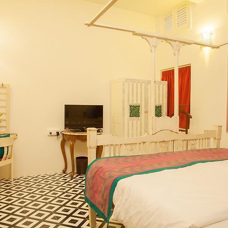Bed and Breakfast The Ivy House Калькутта Экстерьер фото