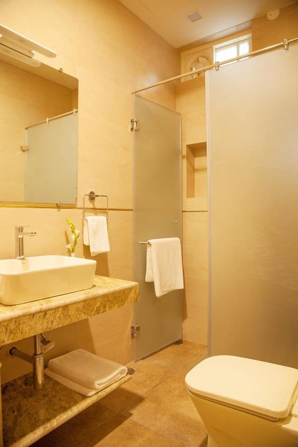 Bed and Breakfast The Ivy House Калькутта Экстерьер фото